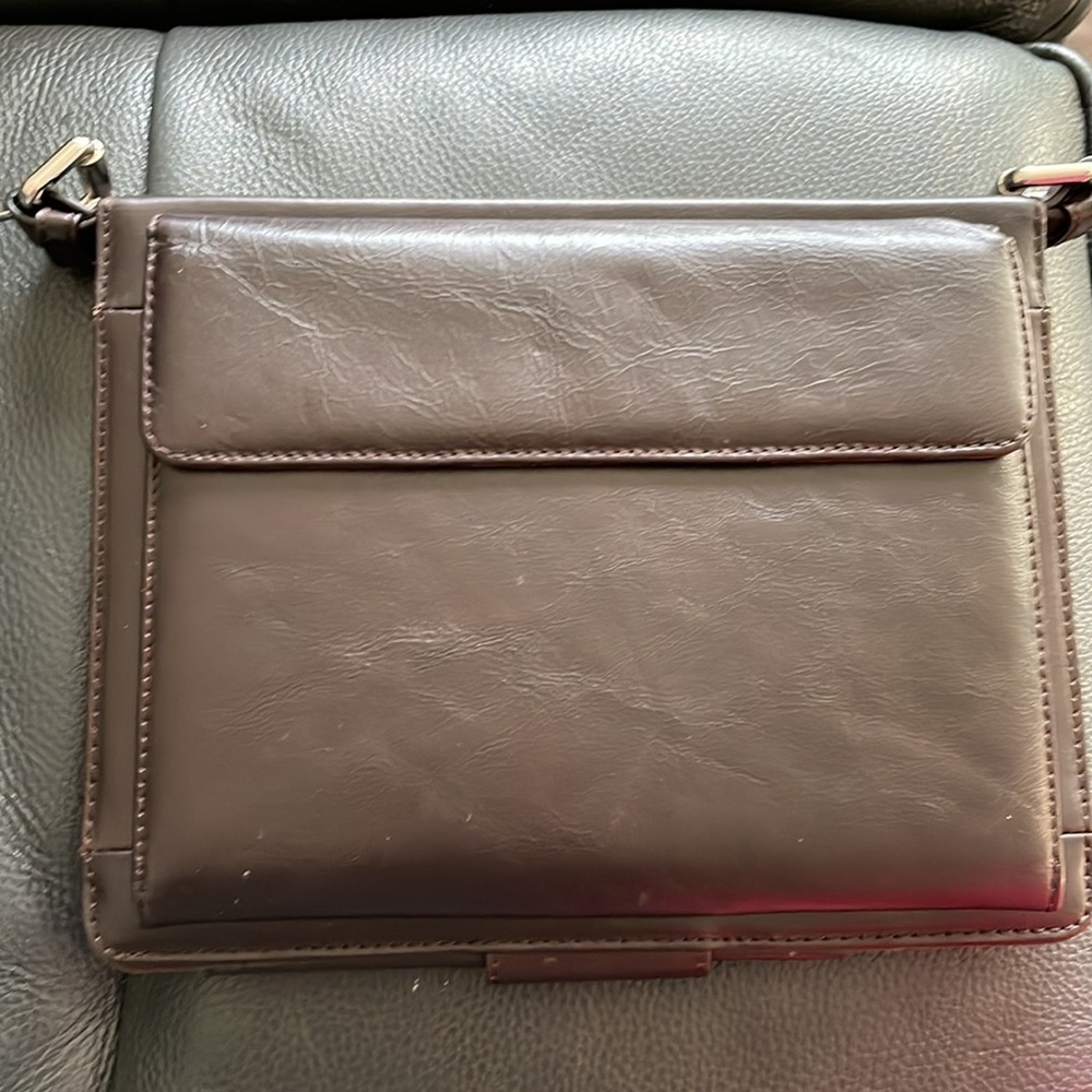 Best Motion Tablet Case Crossbody Brown Interior Card Slots Shoulder Strap - Picture 4 of 11